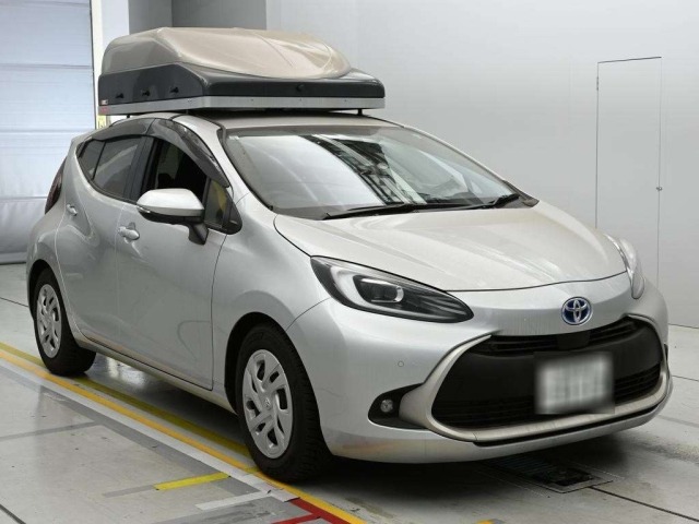 Toyota AQUA 2024 8001361-5