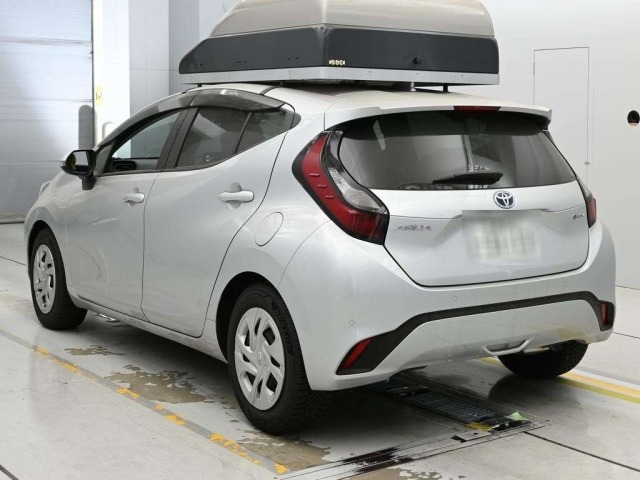Toyota AQUA 2024 8001361-6