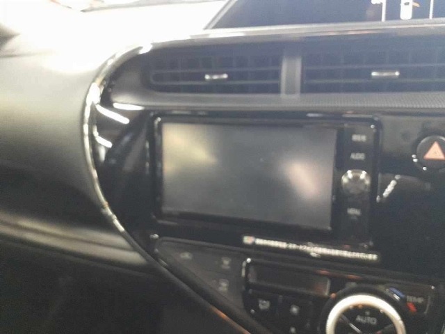 Toyota AQUA 2018 8001362-12