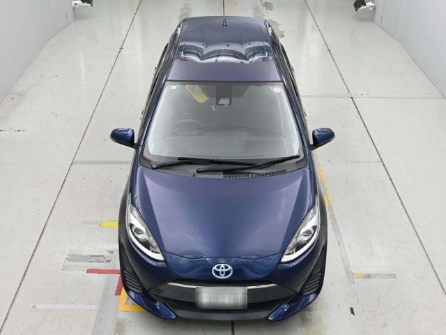 Toyota AQUA 2018 8001362-7