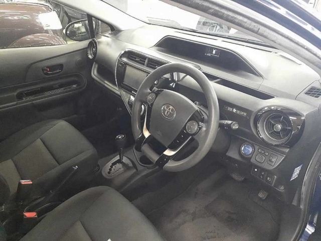 Toyota AQUA 2018 8001362-9