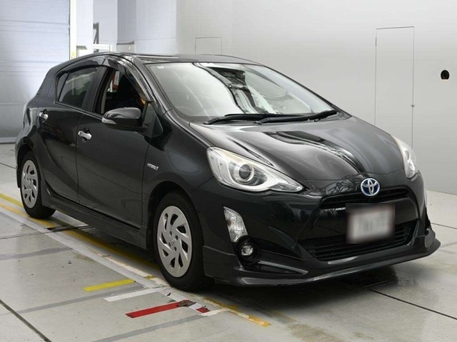 Toyota AQUA 2016 8001388-5