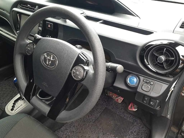 Toyota AQUA 2016 8001388-9