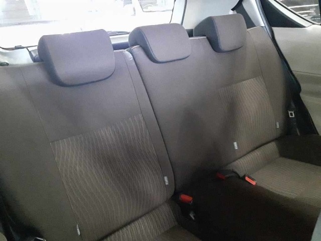 Toyota AQUA 2013 8001394-11