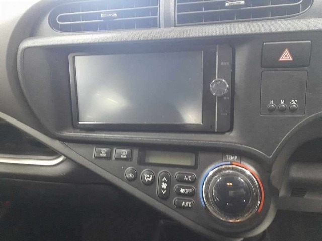 Toyota AQUA 2013 8001394-12