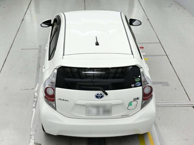 Toyota AQUA 2013 8001394-8