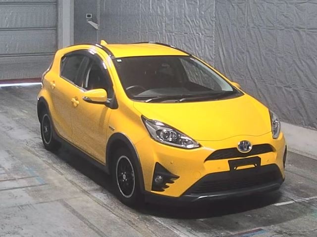 Toyota AQUA 2018 8001410-7