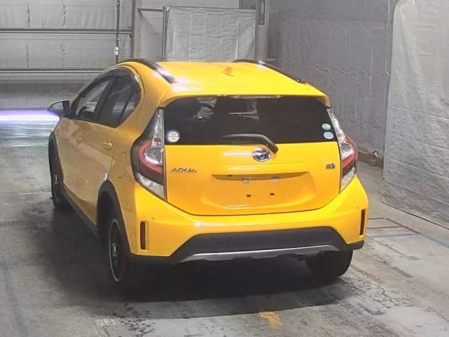 Toyota AQUA 2018 8001410-8