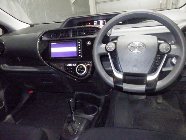 Toyota AQUA 2019 8001417-4