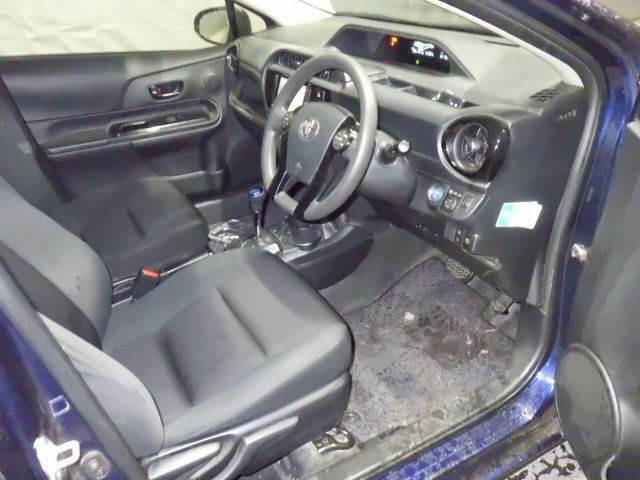 Toyota AQUA 2017 8001418-3