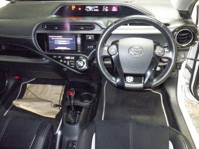 Toyota AQUA 2016 8001419-4