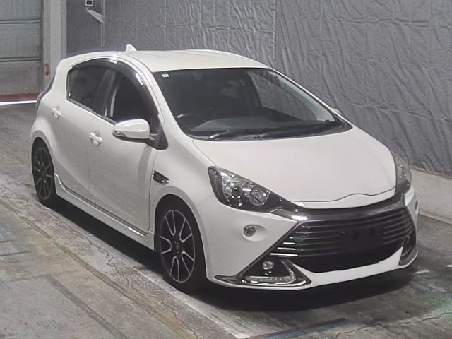 Toyota AQUA 2016 8001419-7