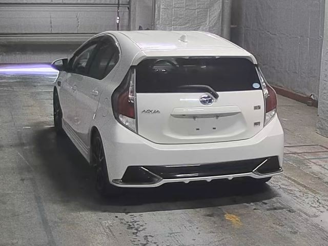 Toyota AQUA 2016 8001419-8
