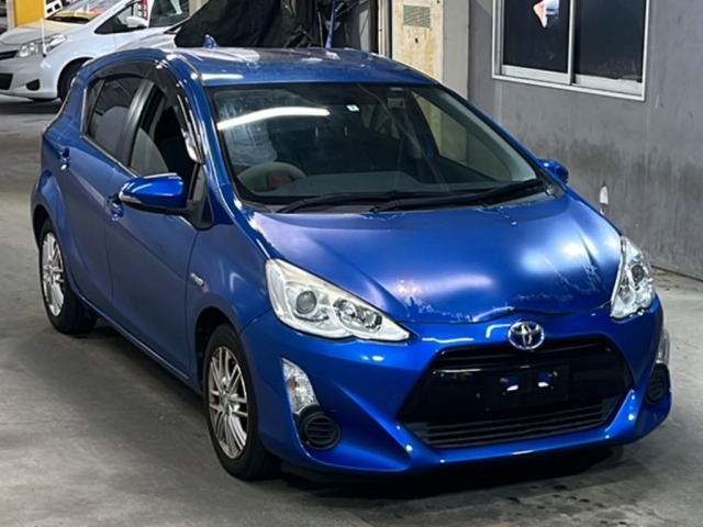 Toyota AQUA 2015 8001446-4