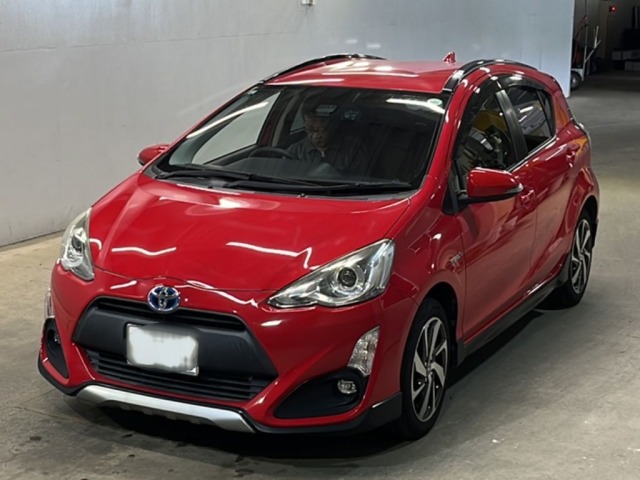 Toyota AQUA 2015 8001447-0