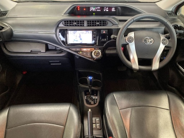 Toyota AQUA 2015 8001447-3