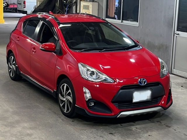 Toyota AQUA 2015 8001447-4