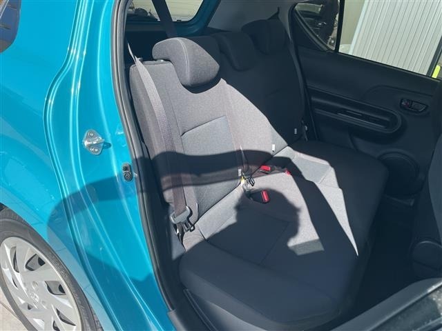 Toyota AQUA 2017 8002351-11
