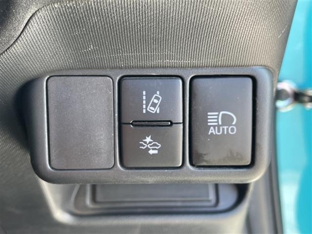 Toyota AQUA 2017 8002351-18