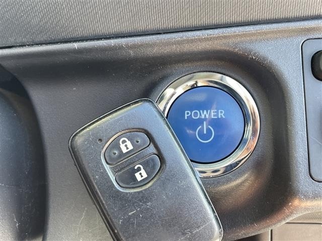 Toyota AQUA 2017 8002351-21