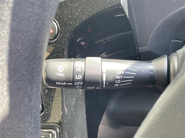 Toyota AQUA 2017 8002351-6