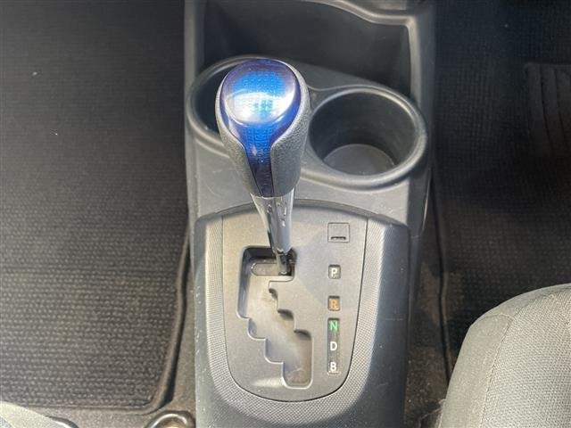 Toyota AQUA 2017 8002351-7