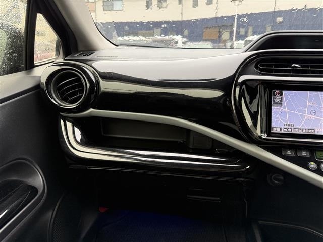Toyota AQUA 2014 8003707-4