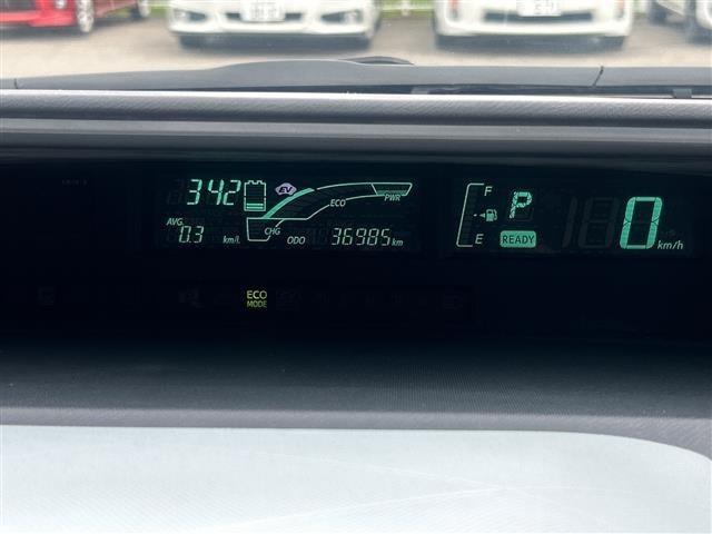 Toyota AQUA 2012 8004041-1