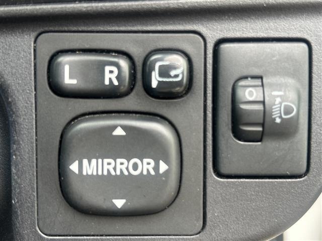 Toyota AQUA 2012 8004041-11