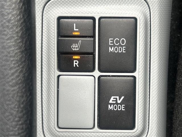 Toyota AQUA 2012 8004041-22