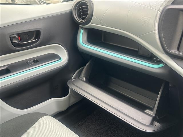 Toyota AQUA 2012 8004041-23