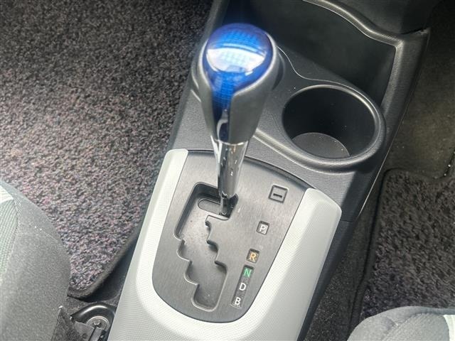 Toyota AQUA 2012 8004041-3