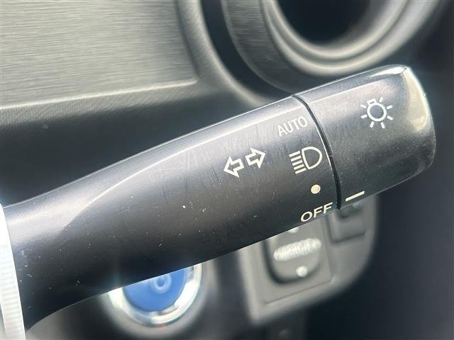 Toyota AQUA 2012 8004041-5