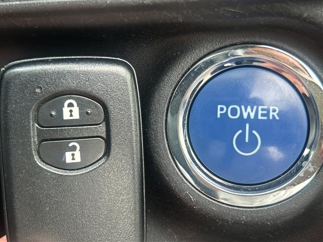 Toyota AQUA 2012 8004041-9