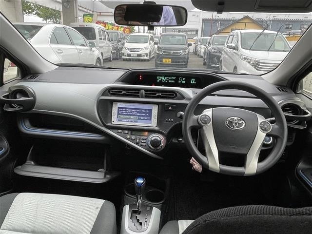 Toyota AQUA 2013 8004183-12