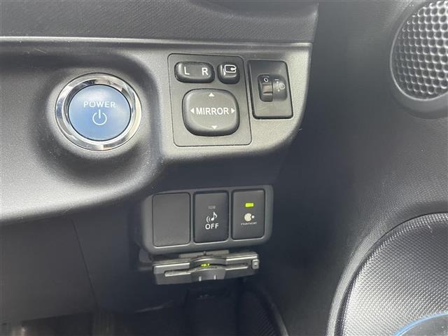 Toyota AQUA 2013 8004183-6