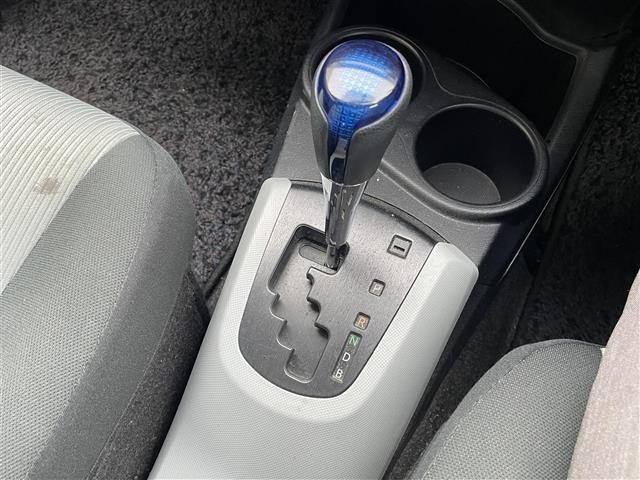 Toyota AQUA 2013 8004183-9