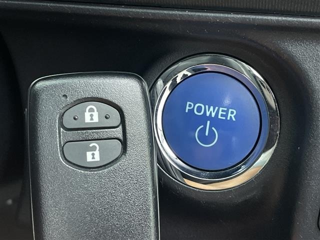 Toyota AQUA 2017 8004430-21
