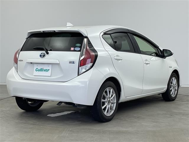 Toyota AQUA 2017 8004430-22