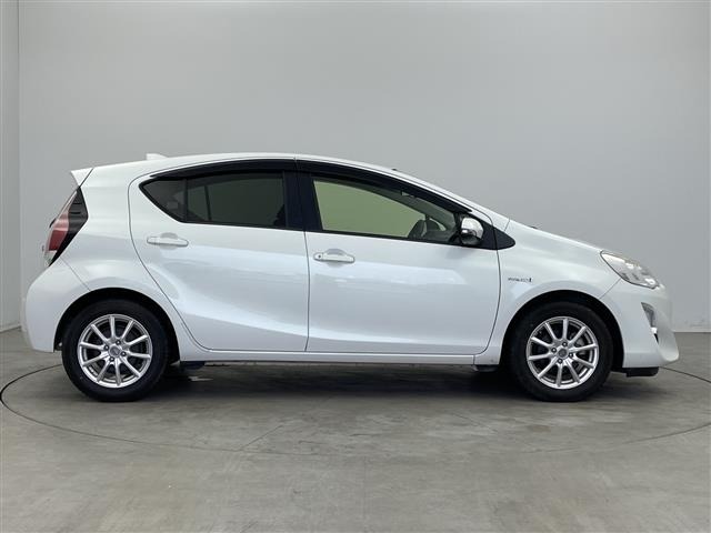 Toyota AQUA 2017 8004430-4