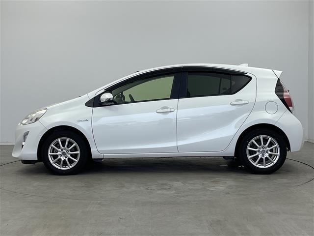 Toyota AQUA 2017 8004430-6