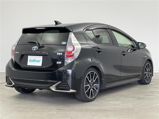 Toyota AQUA 2014 8004431-12