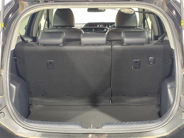Toyota AQUA 2018 8004704-12