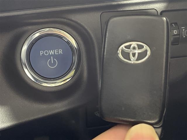 Toyota AQUA 2018 8004704-7