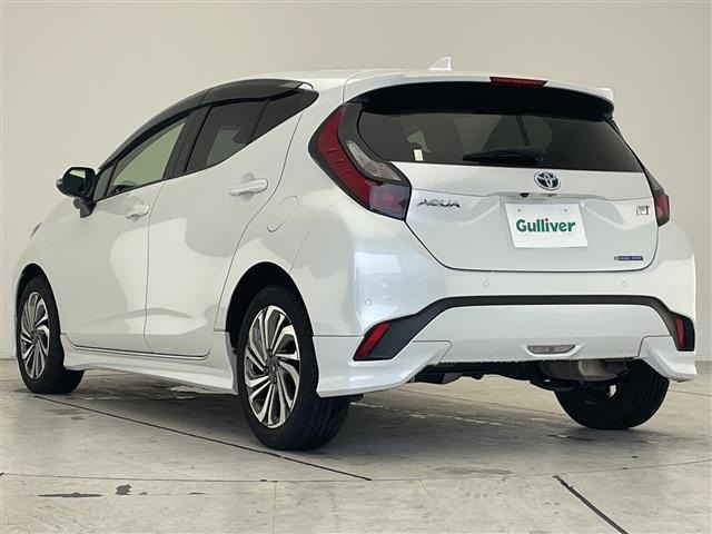 Toyota AQUA 2022 8004879-4