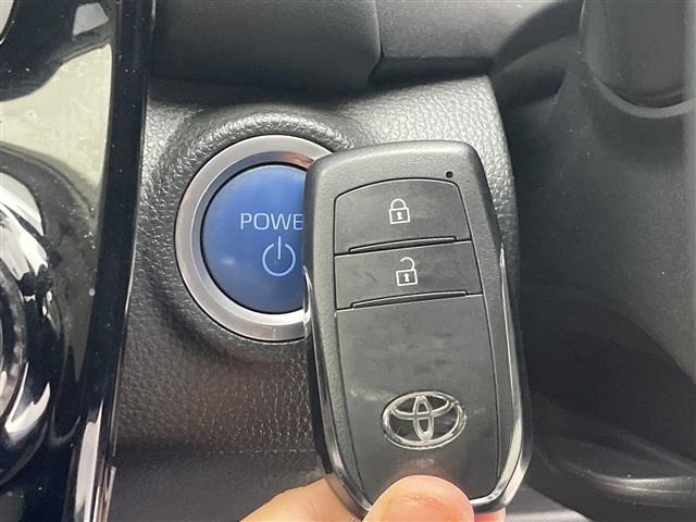 Toyota AQUA 2022 8004879-5