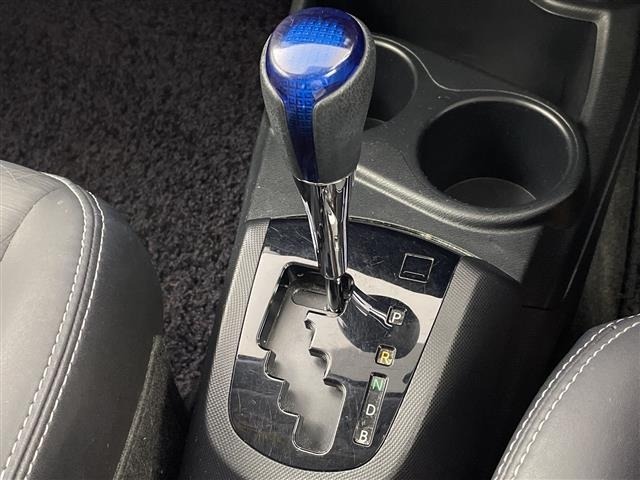 Toyota AQUA 2015 8004918-12