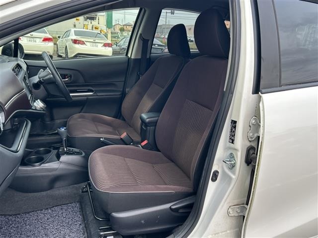 Toyota AQUA 2015 8004951-2