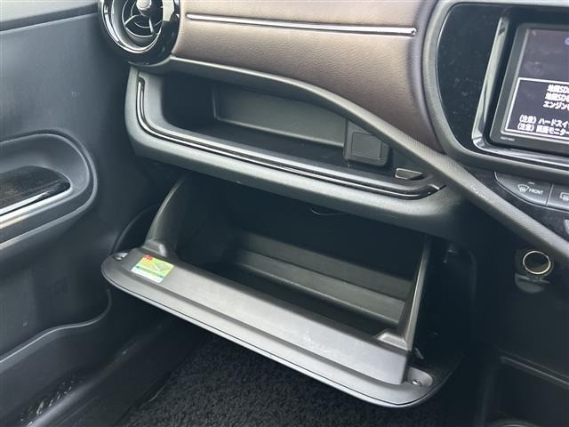 Toyota AQUA 2015 8004951-20
