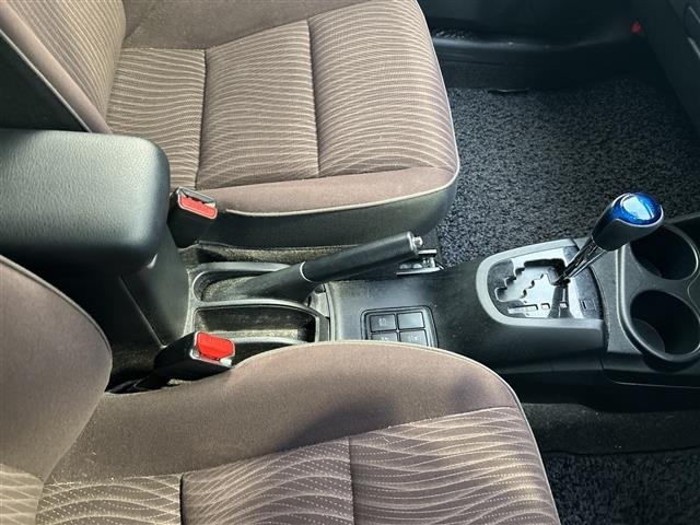 Toyota AQUA 2015 8004951-7